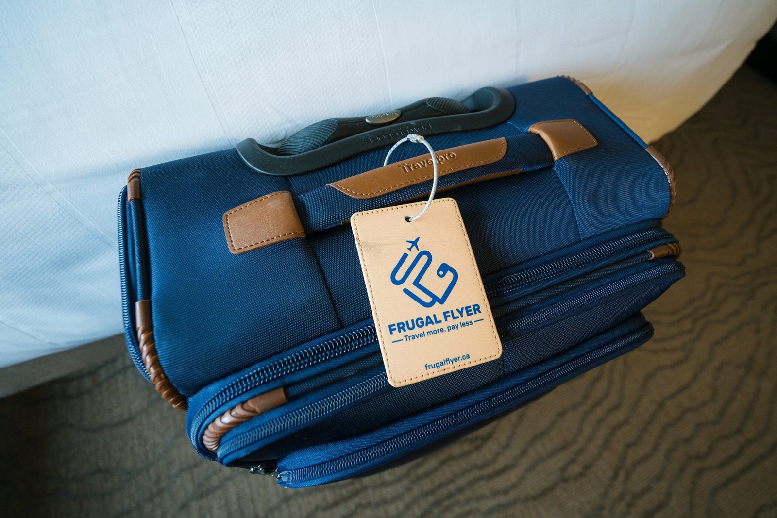 Luxury vs. Budget Travel: How to Get the Best Experience for Your Money ✈️💰